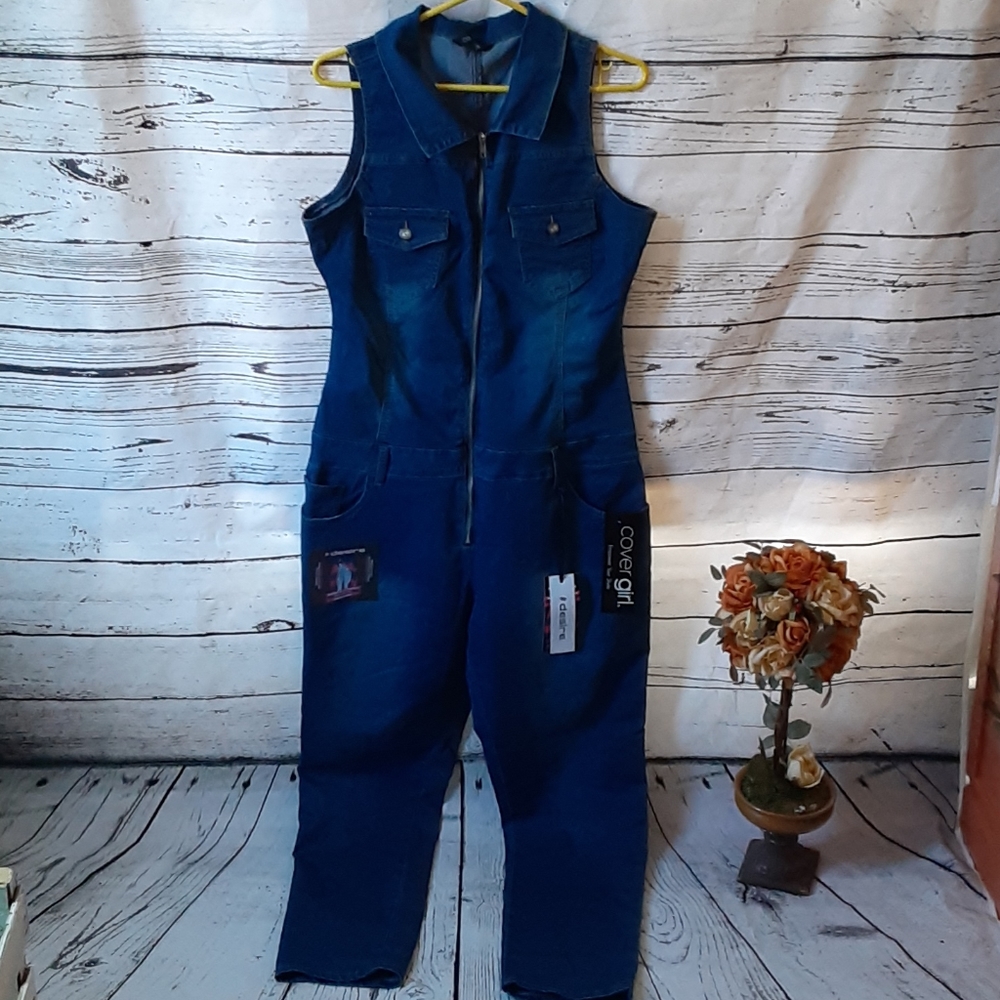 Jump suit. Denim.